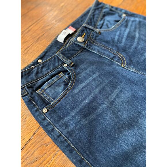 CABI Jeans ‘The Straight’ Distressed Denim sz 6 - Picture 2 of 12